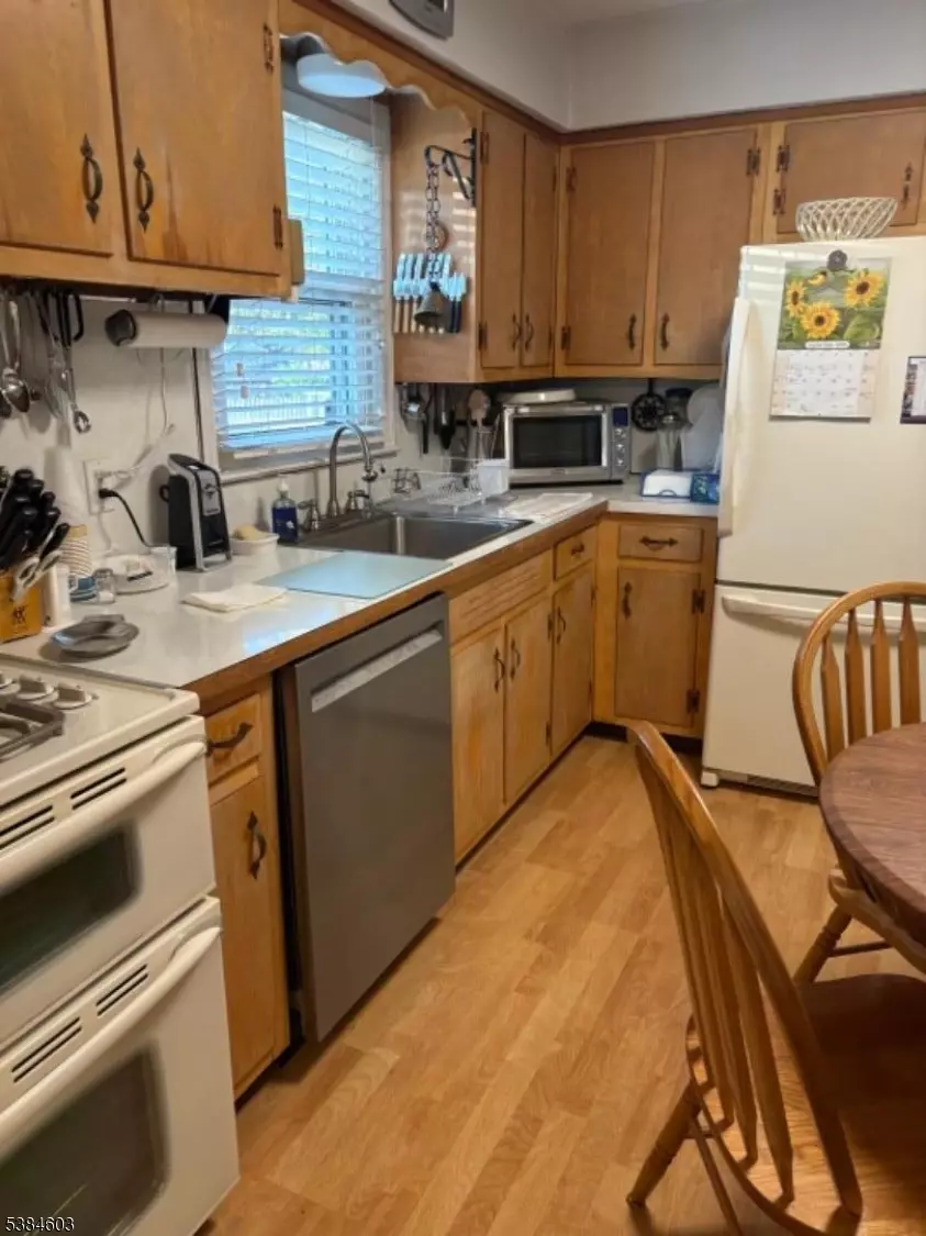  515 Pennington St, Elizabeth, NJ 07202 photo 4