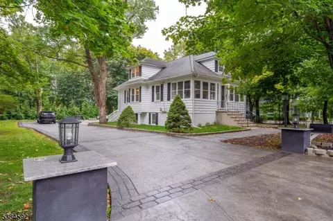 520 W Saddle River Rd, Ridgewood, NJ 07450