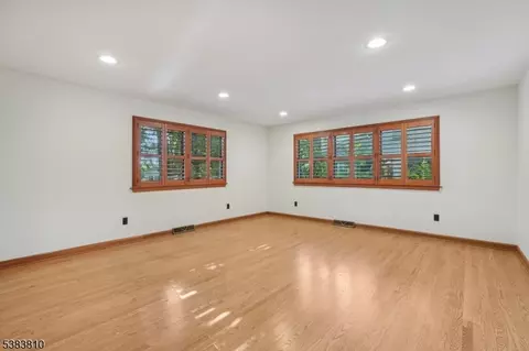 10 Hilltop Ter, Wayne, NJ 07470 photo 15