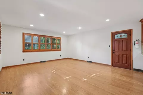 10 Hilltop Ter, Wayne, NJ 07470 photo 16