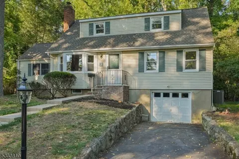 10 Hilltop Ter, Wayne, NJ 07470