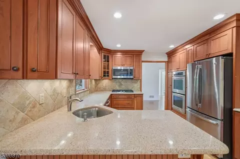 10 Hilltop Ter, Wayne, NJ 07470 photo 12