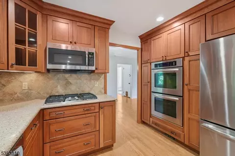 10 Hilltop Ter, Wayne, NJ 07470 photo 9
