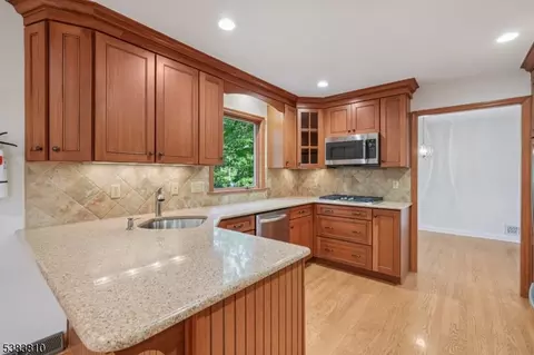 10 Hilltop Ter, Wayne, NJ 07470 photo 11