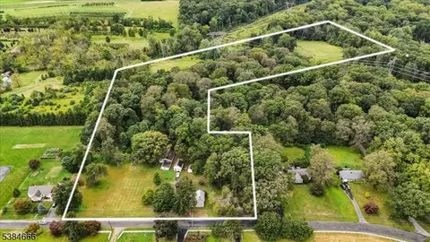 24 Locust Grove Rd, Pittstown, NJ 08867