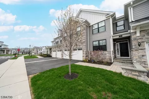 3 Concord Ct, Warren, NJ 07059