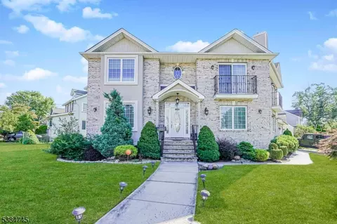 1081 Madison Hill Rd, Rahway, NJ 07065