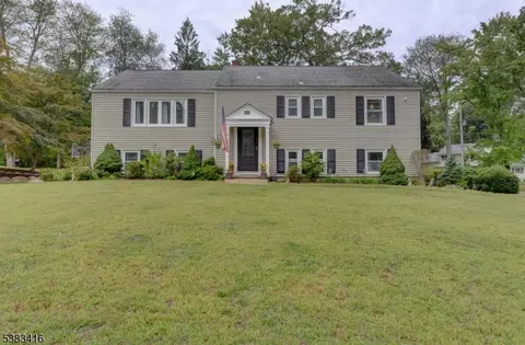 19 Kenneth Rd, Morris Plains, NJ 07950