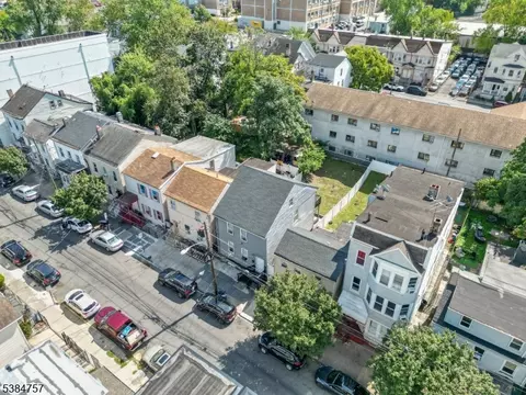 138 16th Ave, Paterson, NJ 07501
