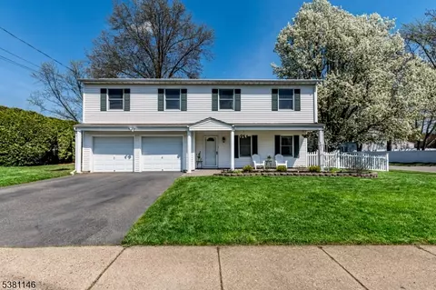 150 Clover Hill Dr, Flanders, NJ 07836