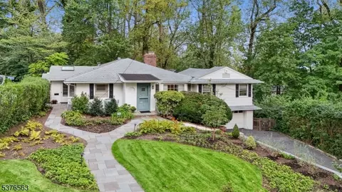 7 Warner Rd, Maplewood, NJ 07040