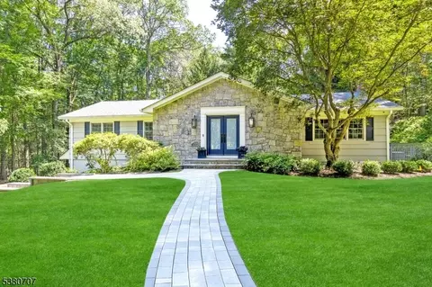 34 Spruce Pl, Bernardsville, NJ 07924