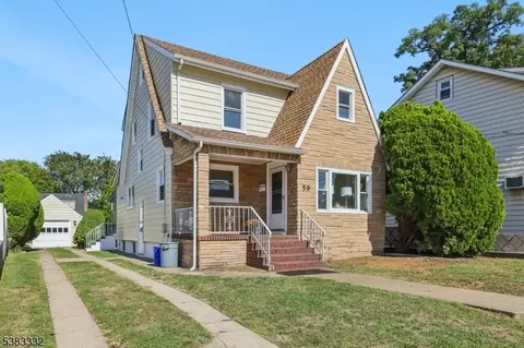 59 Kearney St, Lyndhurst, NJ 07071