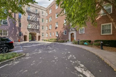 133 Summit Ave UNIT 40, Summit, NJ 07901 photo 2