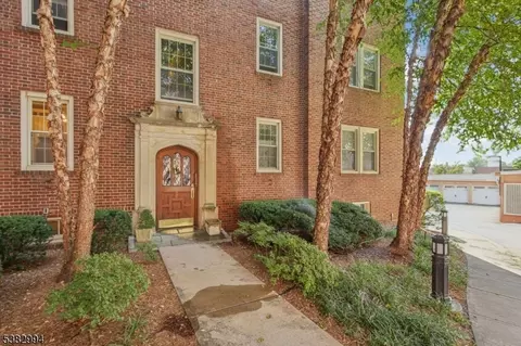 133 Summit Ave UNIT 40, Summit, NJ 07901
