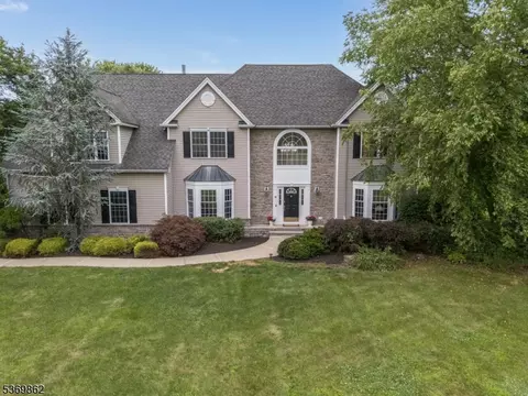 6 Jayne Dr, Phillipsburg, NJ 08865