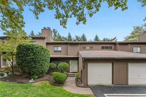 4 Mountain Ridge Dr, Cedar Grove, NJ 07009