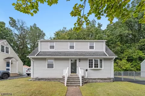 18 Farmingdale Ave, Bloomfield, NJ 07003