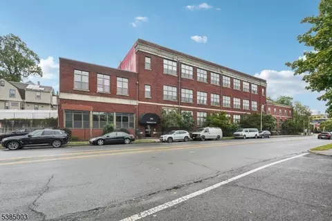 350 Scotland Rd #303, West Orange, NJ 07052