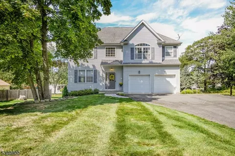 81 Clinton Ave, Budd Lake, NJ 07828