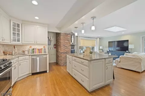8 Anthony Dr, Madison, NJ 07940 photo 8