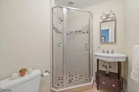 8 Anthony Dr, Madison, NJ 07940 photo 5
