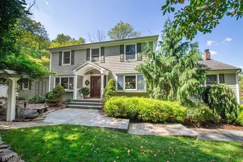 9 Rolling Ridge Rd, Randolph, NJ 07869
