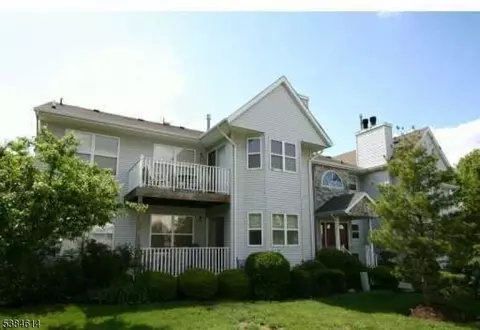 125 Exeter Ct #125, Piscataway, NJ 08854