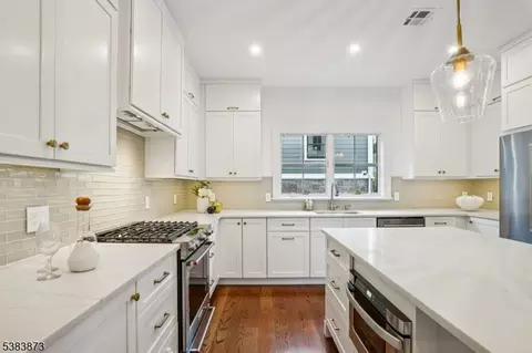 709 Springfield Ave UNIT 3, Summit, NJ 07901 photo 12