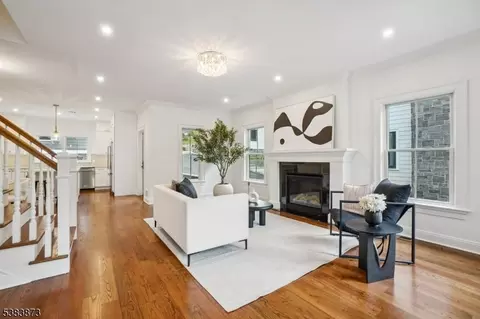 709 Springfield Ave UNIT 3, Summit, NJ 07901 photo 4