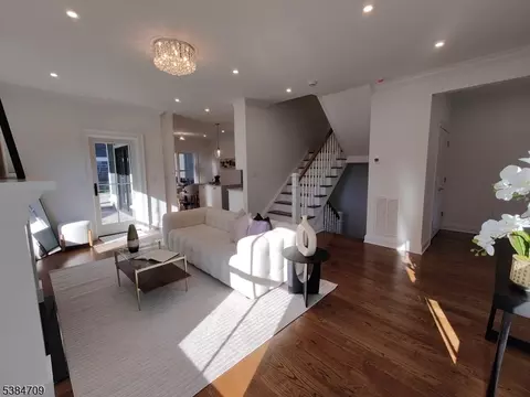 709 Springfield Ave UNIT 4, Summit, NJ 07901 photo 3