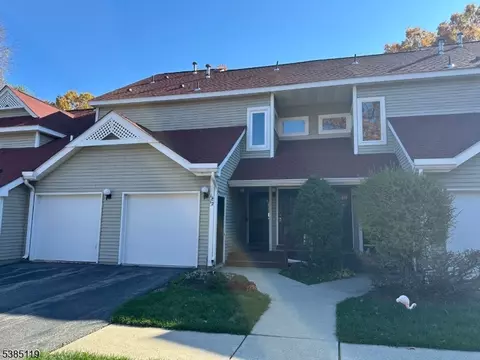 14 Red Oak Ter, Oak Ridge, NJ 07438