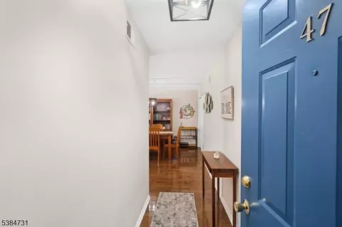 47 Brookside Ln, Mount Arlington, NJ 07856