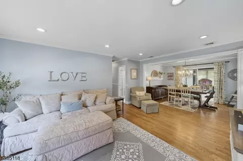 11 Oneida Ave, Rockaway, NJ 07866