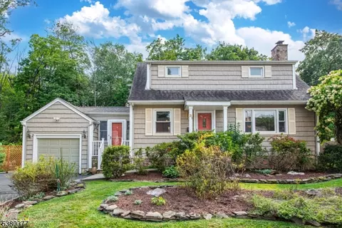 31 E Reid Pl, Verona, NJ 07044