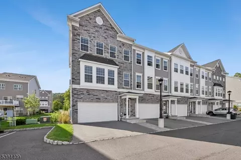 10 Doherty Way, Morris Plains, NJ 07950