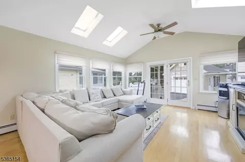 425 Broadway, Pompton Lakes, NJ 07442