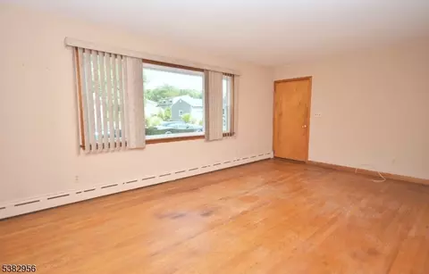 9 Emma Pl, Middlesex, NJ 08846 photo 3
