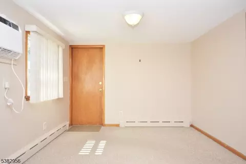9 Emma Pl, Middlesex, NJ 08846 photo 11