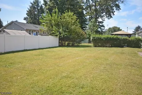 9 Emma Pl, Middlesex, NJ 08846 photo 31