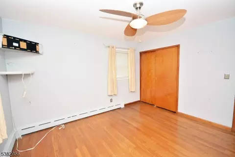 9 Emma Pl, Middlesex, NJ 08846 photo 13