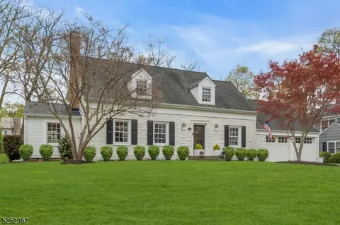 21 Oak Dr, Chatham, NJ 07928