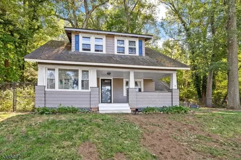 97 Drakestown Rd, Hackettstown, NJ 07840