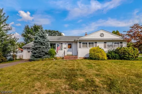 984 Feather Bed Ln, Edison, NJ 08820