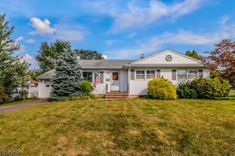984 Feather Bed Ln, Edison, NJ 08820