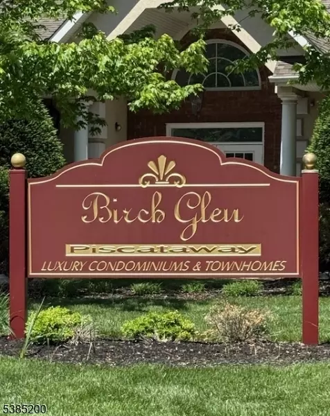 60 Forest Dr #60, Piscataway, NJ 08854