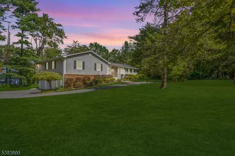 3366 Round Hill Rd, Somerville, NJ 08876