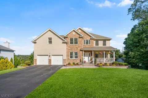 10 Salmon Ct, Budd Lake, NJ 07828