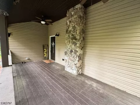 11 Hirams Grove Rd, Sandyston, NJ 07826