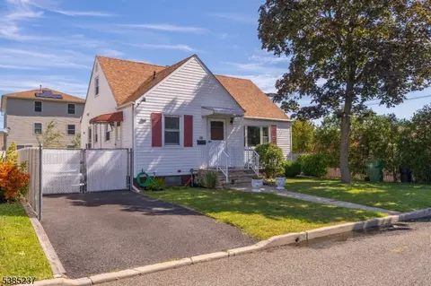 128 Lexington Ave, Linden, NJ 07036